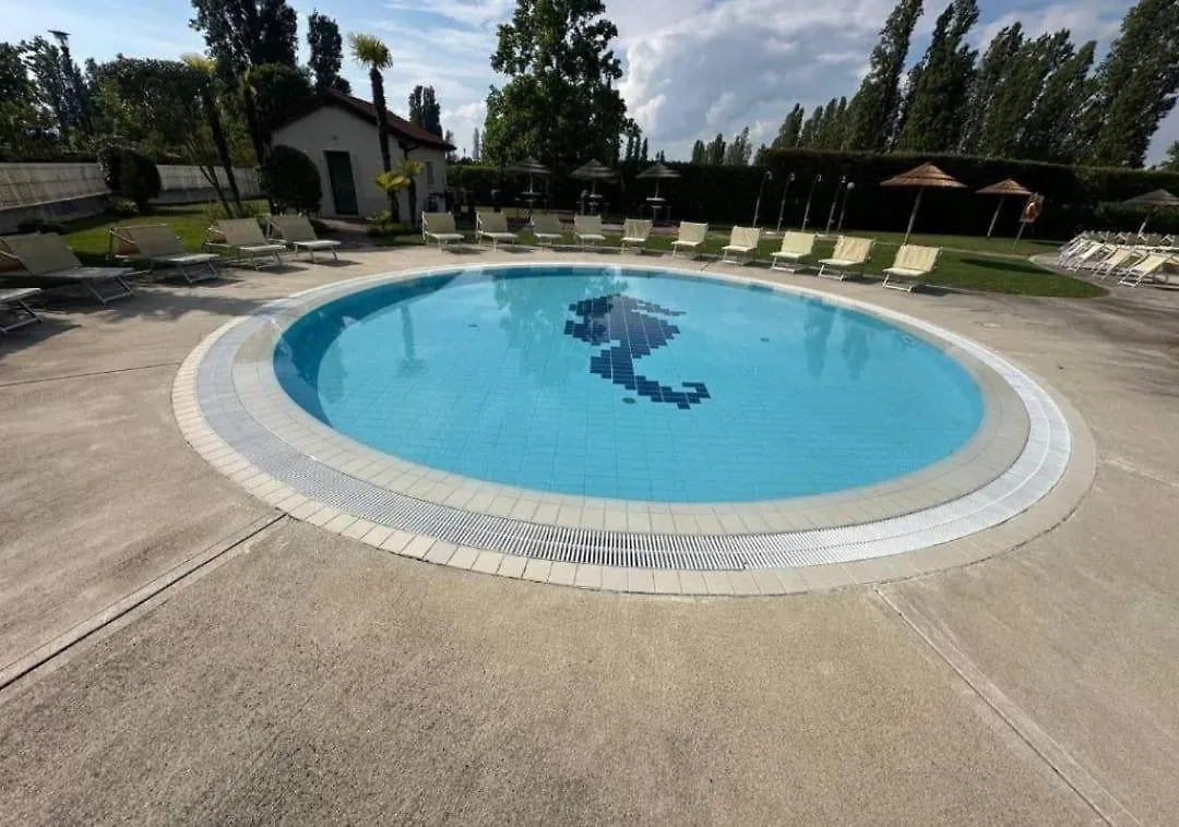 Apartment In Residence With Pool - Jesolo Top Next To Golf Club