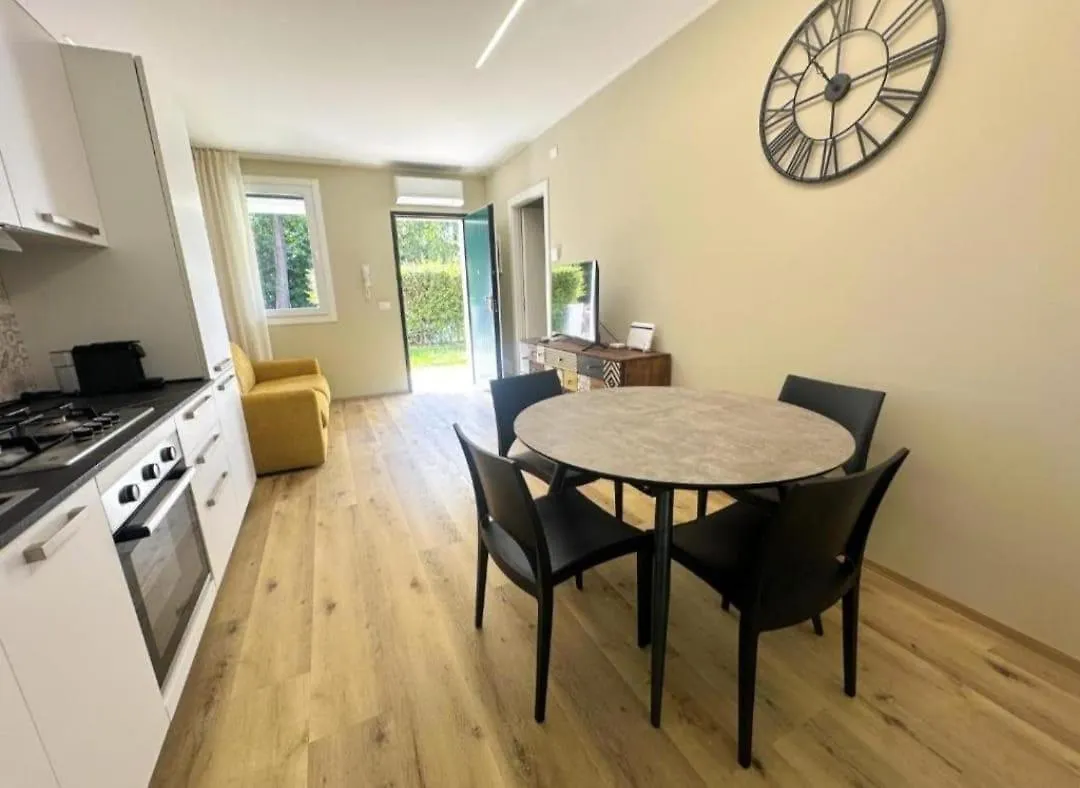 Apartment In Residence With Pool - Jesolo Top Next To Golf Club Italy